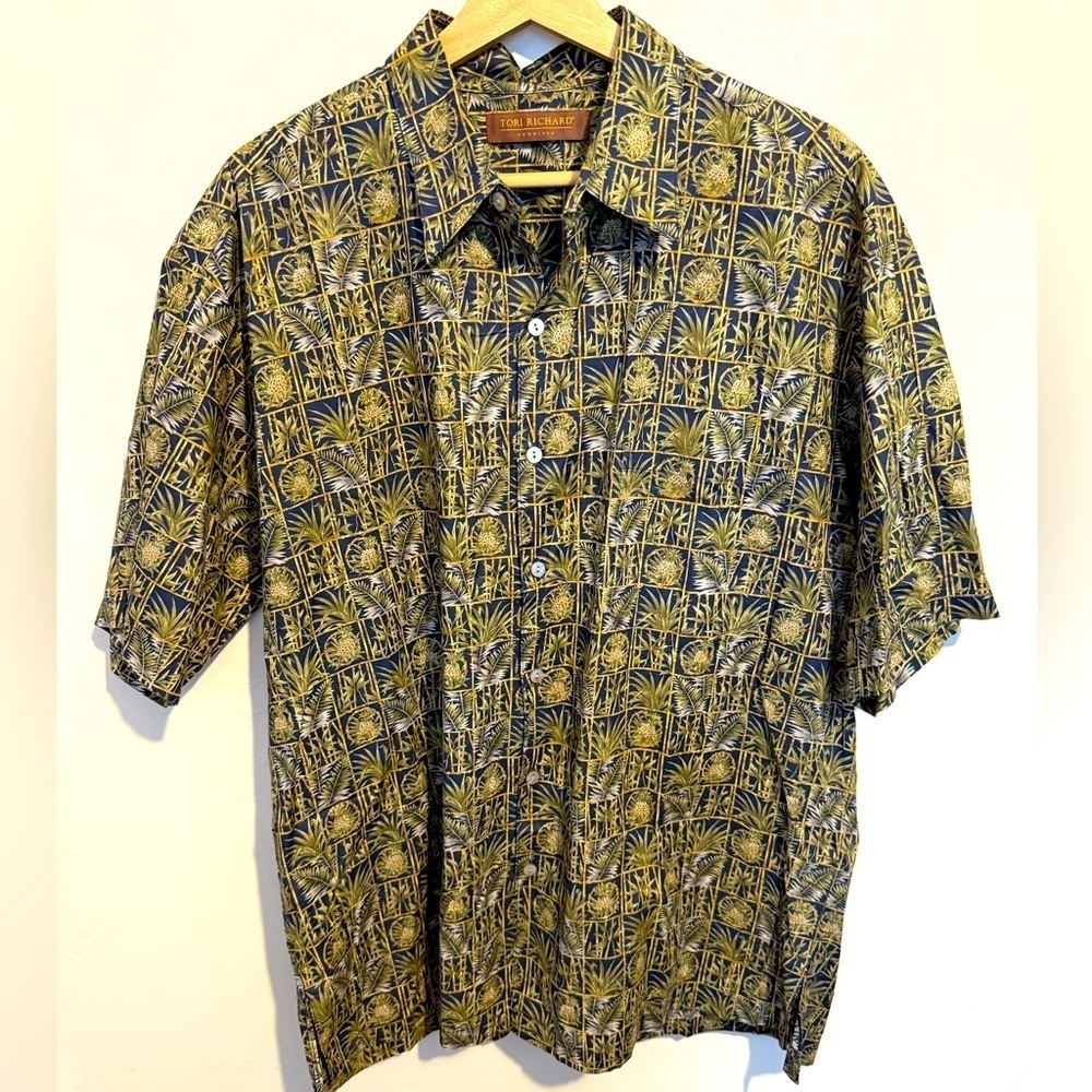 Tori Richard Honolulu Hawaiian Shirt Blue Tan Pineapples Vintage Cotton Mens Lrg